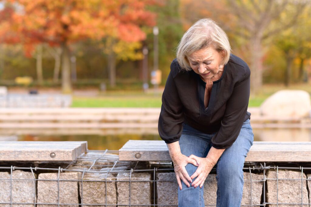 hip and knee pain? how physical therapy is the best way for relief